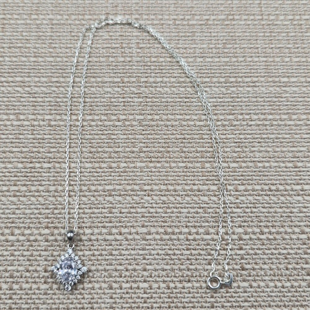 18 Inch Sterling Silver Clear Cubic Zirconia Gems Pendant Necklace A6289